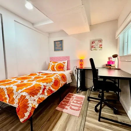 Private Room On The 1St Floor With Shared Bathroom Near Airport And Downtown Seattte